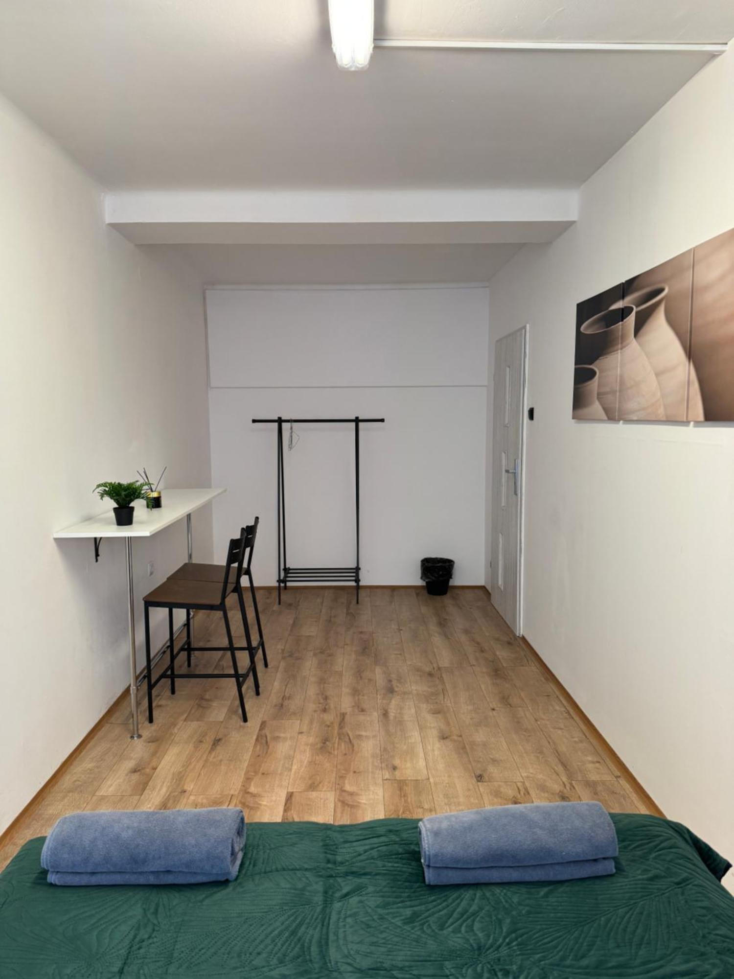 Nice Rooms In City Center Краків Екстер'єр фото