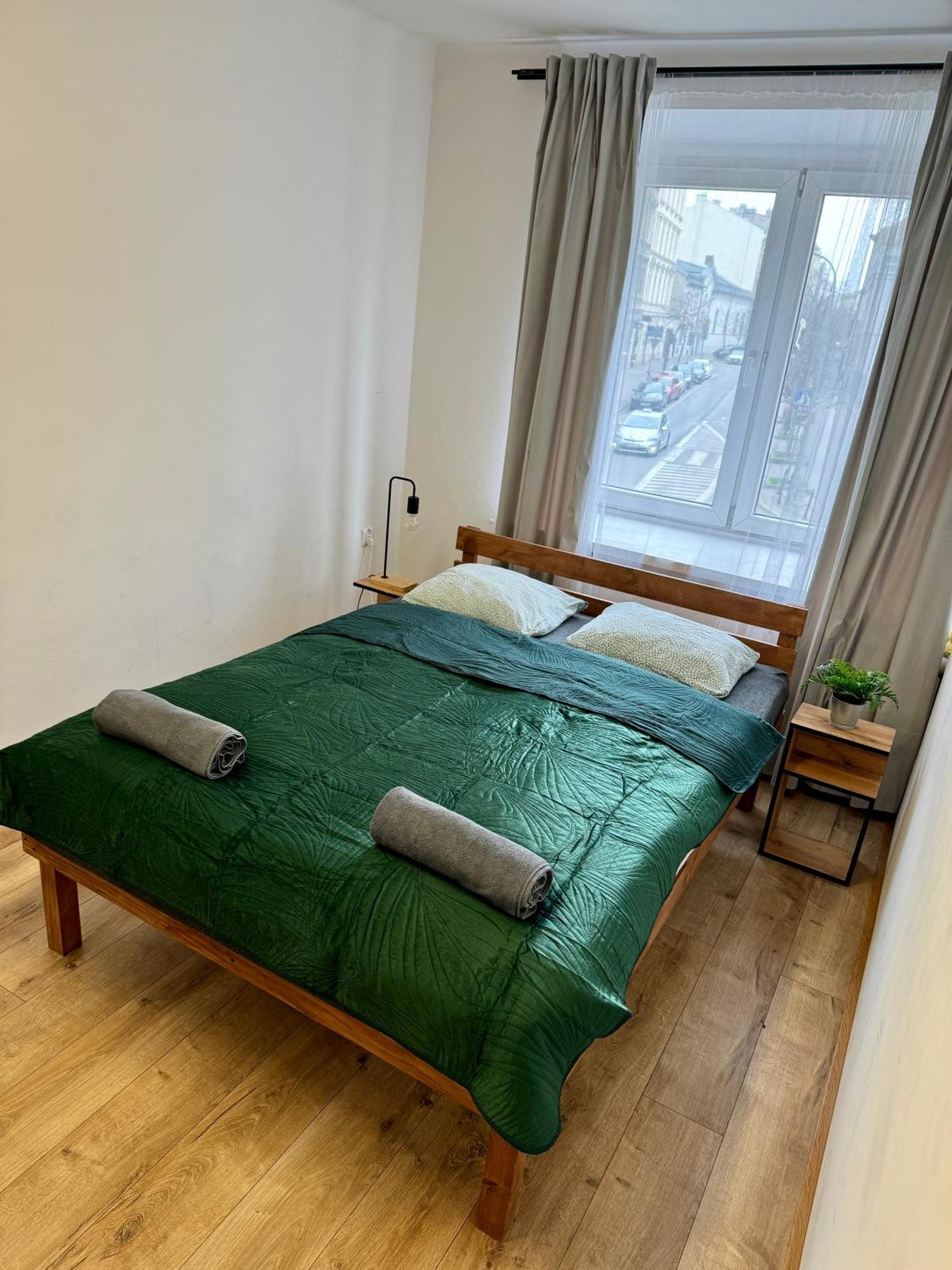Nice Rooms In City Center Краків Екстер'єр фото
